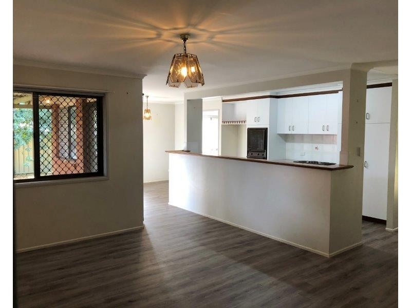 11 Lorraine Crescent, Centenary Heights QLD 4350