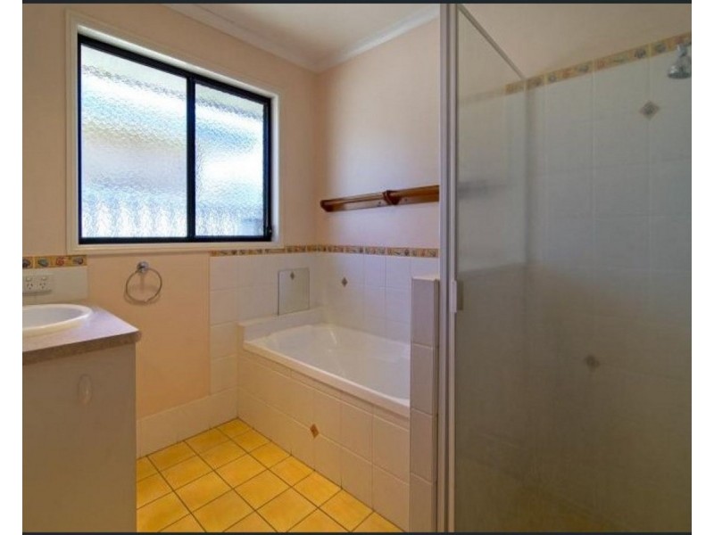 3 Bunya Street, Kearneys Spring QLD 4350