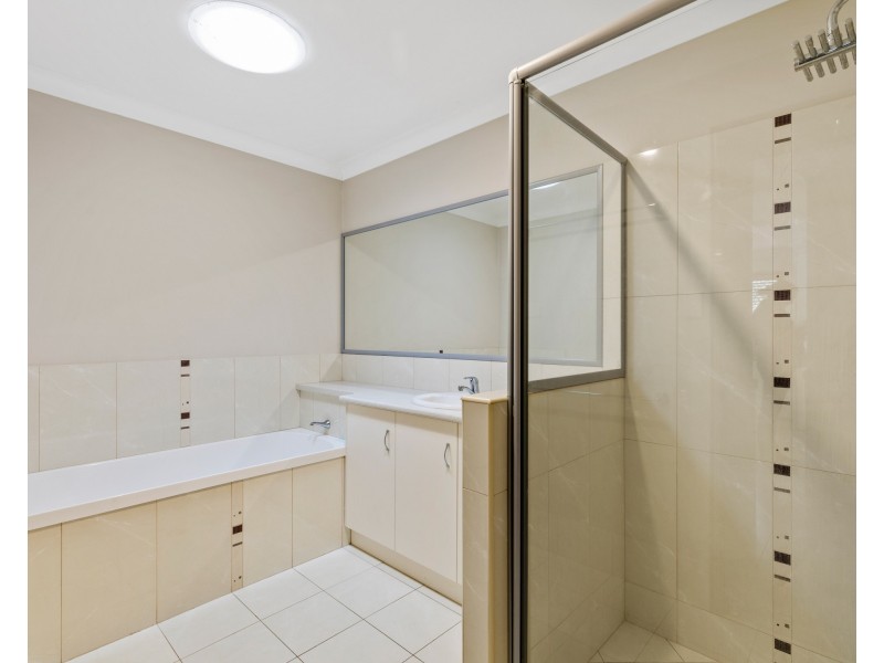 2/10 Denis Street, South Toowoomba QLD 4350