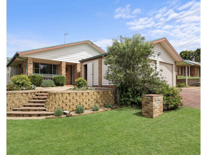 4 Zoe Court, Centenary Heights QLD 4350