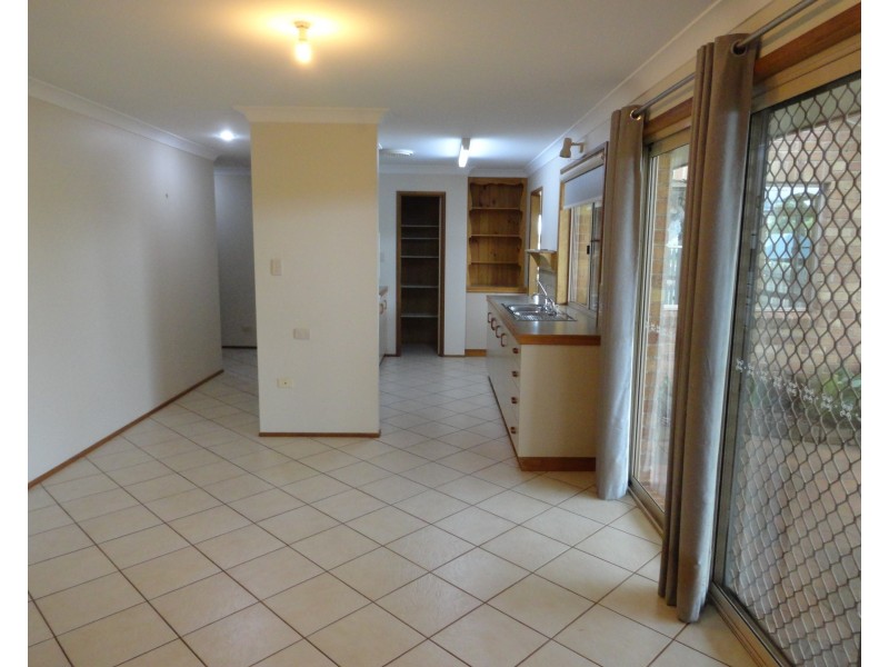 4 Zoe Court, Centenary Heights QLD 4350