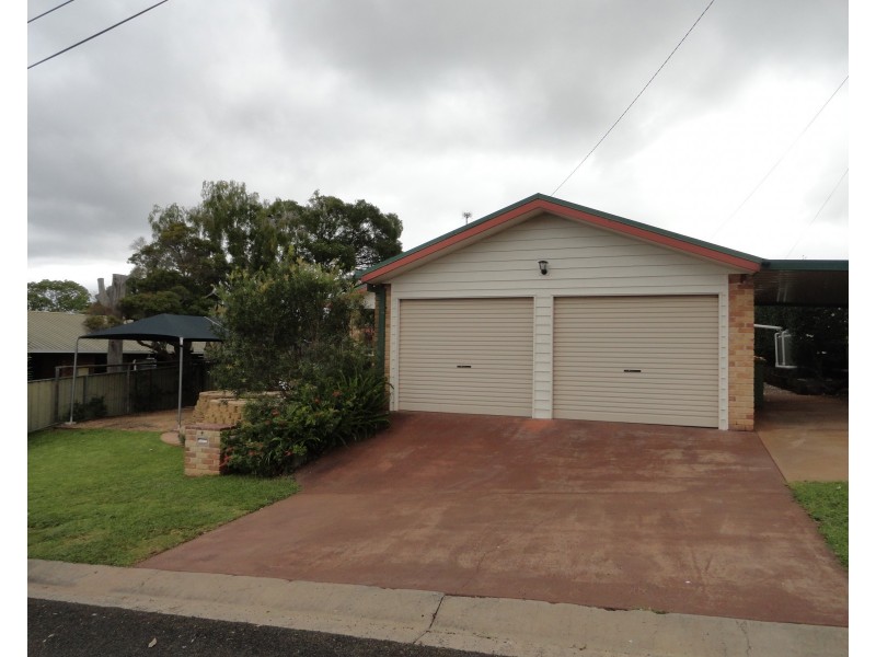 4 Zoe Court, Centenary Heights QLD 4350