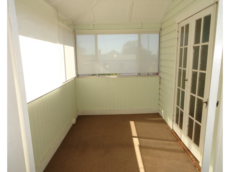 125 West Street, Newtown QLD 4350