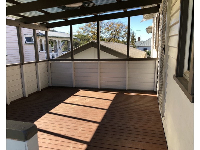125 West Street, Newtown QLD 4350