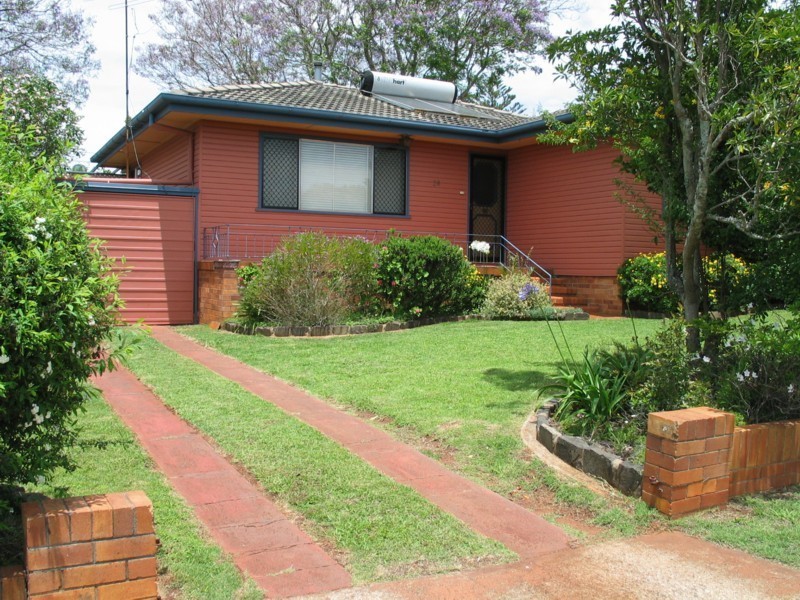 28 McNamara Street, Centenary Heights QLD 4350