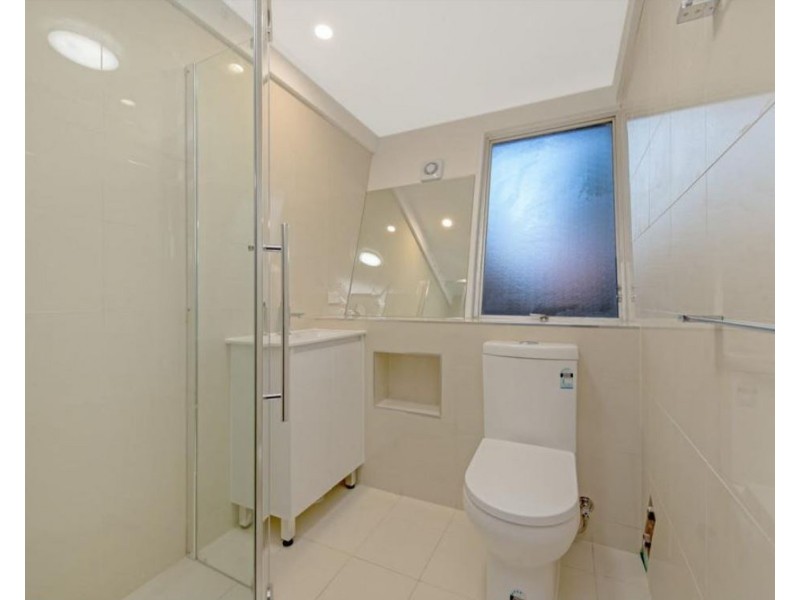 24 Tourist Road, East Toowoomba QLD 4350