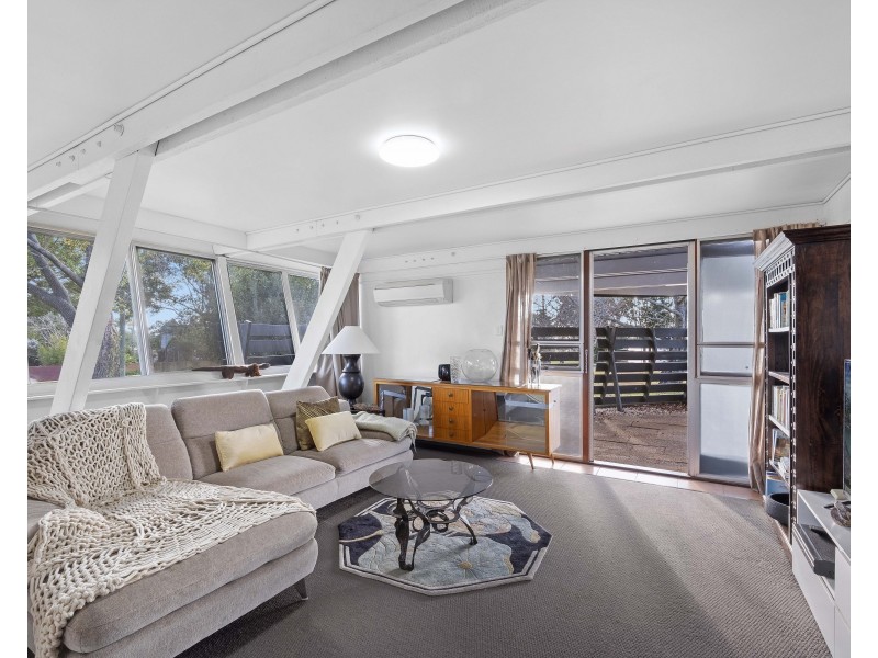 24 Tourist Road, East Toowoomba QLD 4350