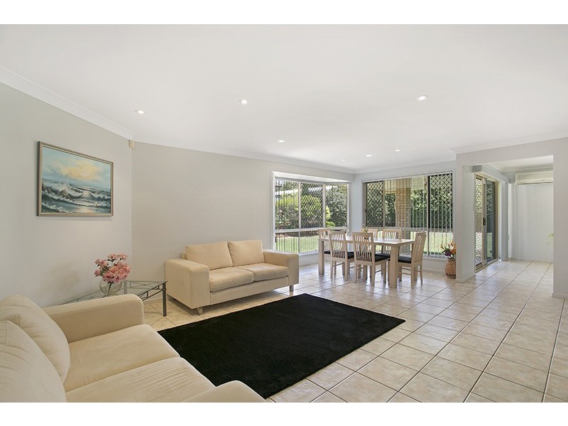 8 Parsley Drive, Middle Ridge QLD 4350