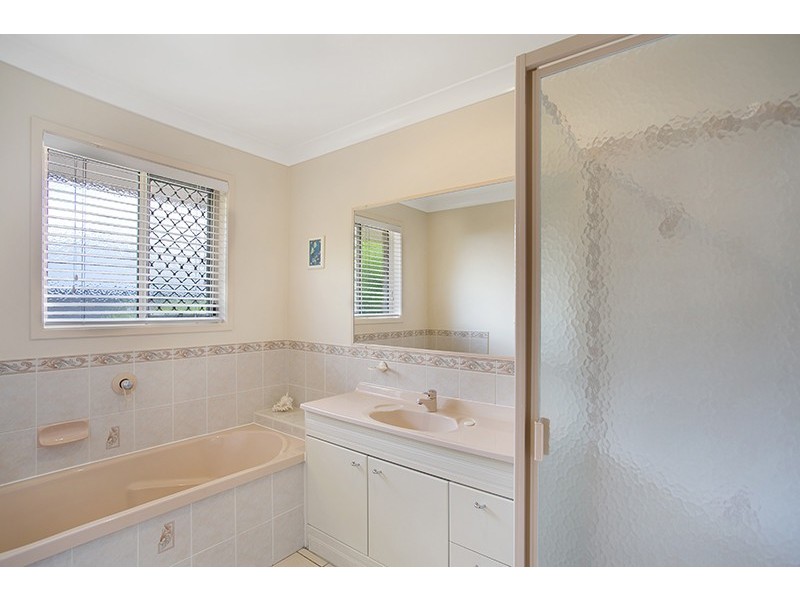 8 Parsley Drive, Middle Ridge QLD 4350