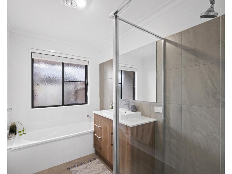 1/6 Bootes Street, Kearneys Spring QLD 4350