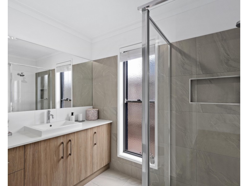 1/6 Bootes Street, Kearneys Spring QLD 4350