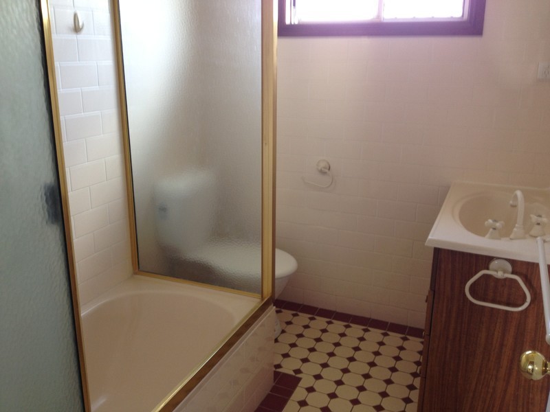 166A South Street, Centenary Heights QLD 4350