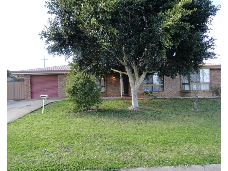 11 Montana Street, Wilsonton Heights QLD 4350