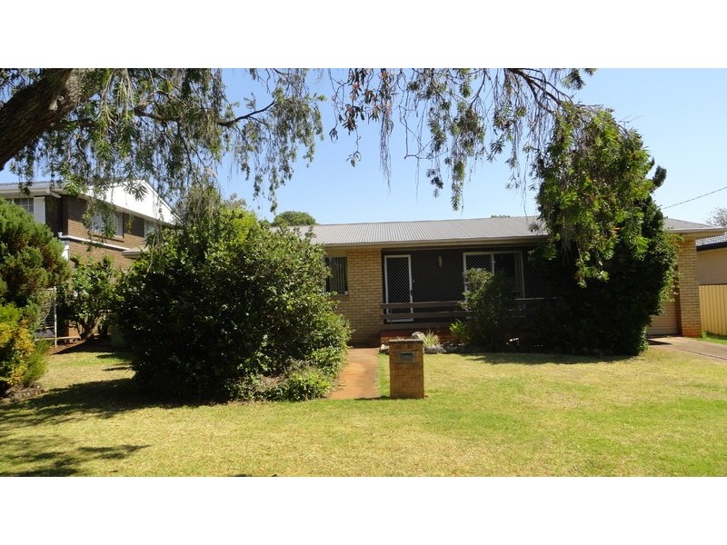 15 SARDON STREET, Centenary Heights QLD 4350