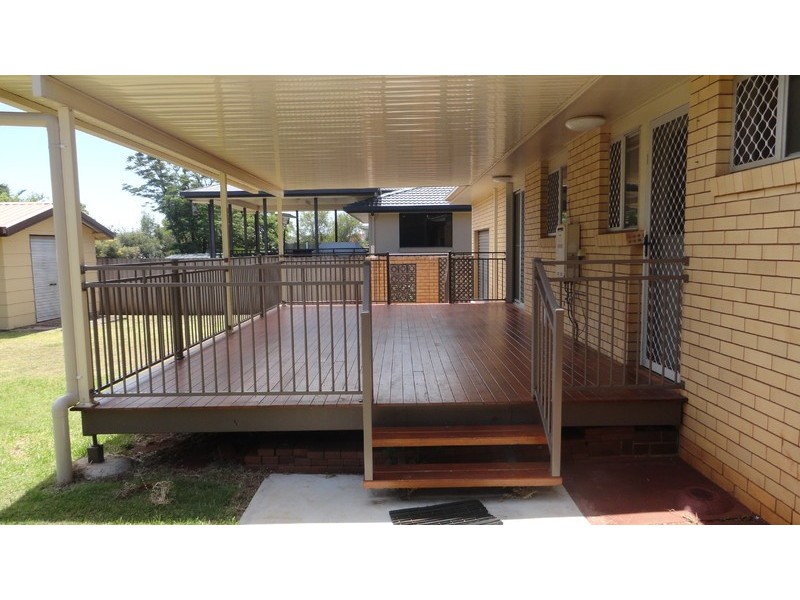 15 SARDON STREET, Centenary Heights QLD 4350