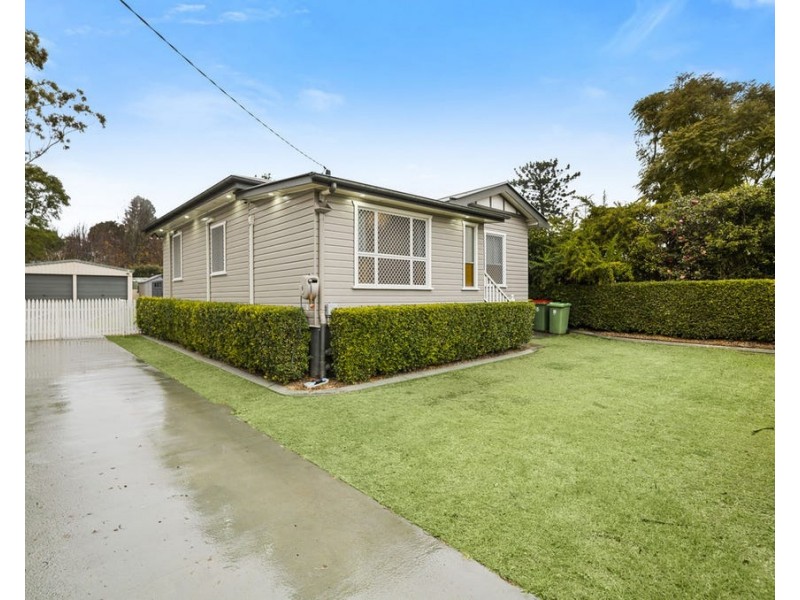 78 MacKenzie Street, Mount Lofty QLD 4350