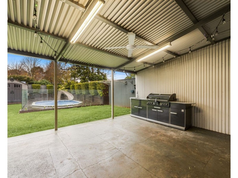 78 MacKenzie Street, Mount Lofty QLD 4350