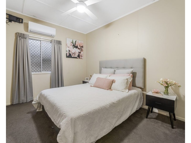 78 MacKenzie Street, Mount Lofty QLD 4350