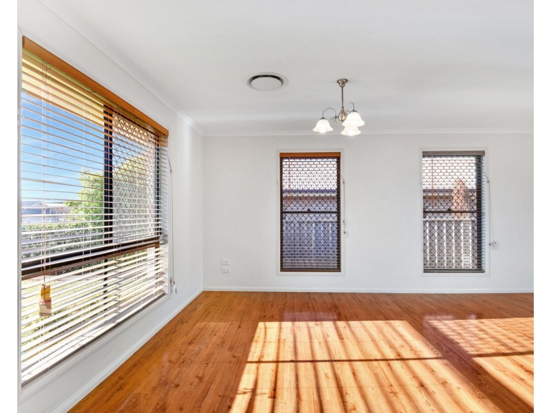 18 Holt Street, Middle Ridge QLD 4350