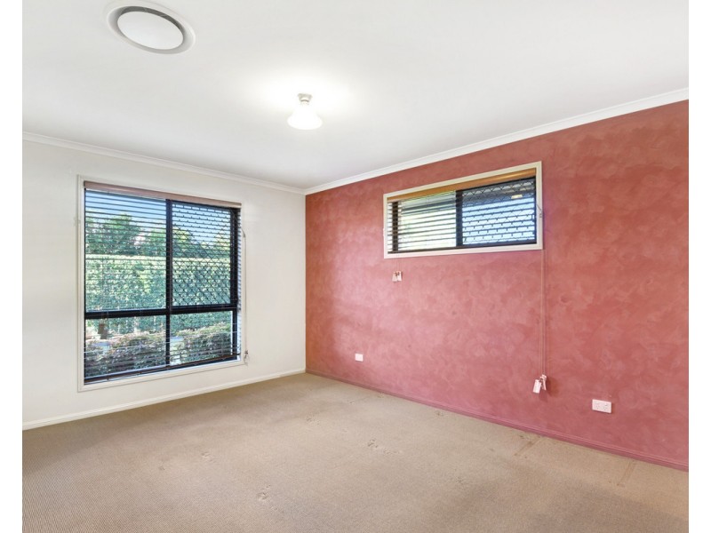 18 Holt Street, Middle Ridge QLD 4350