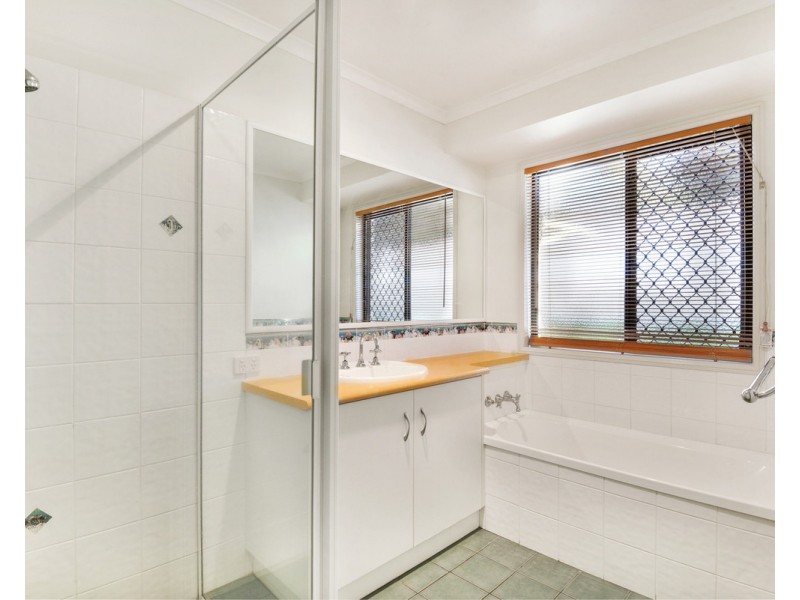 18 Holt Street, Middle Ridge QLD 4350