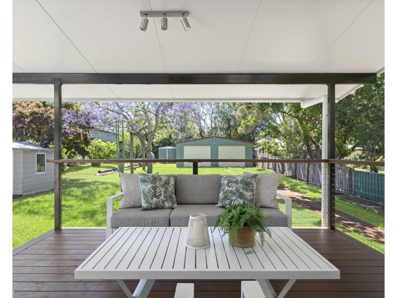 2 Wonderley Street, Mount Lofty QLD 4350