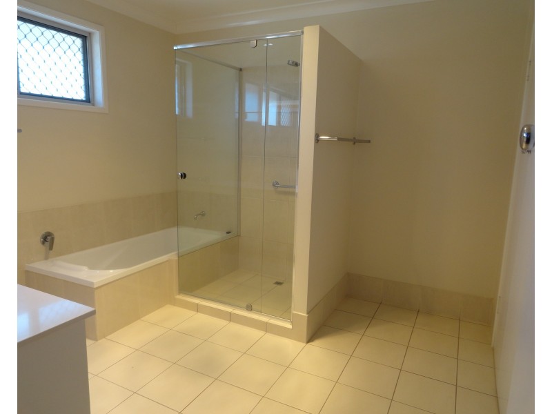 33 Hampton Street, Newtown QLD 4350