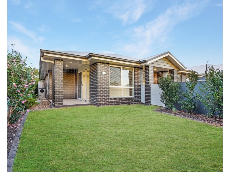 1/310a Hume Street, Centenary Heights QLD 4350