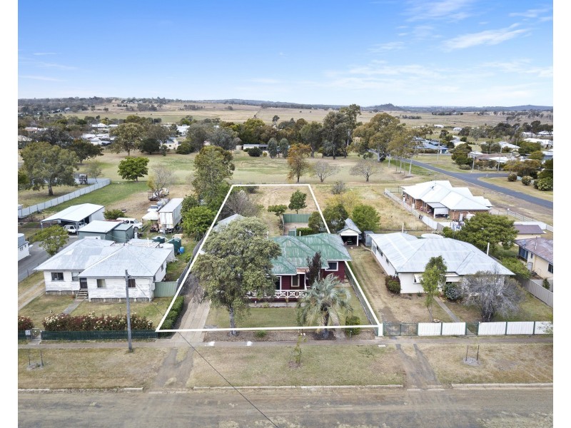 32 Murray Street, Pittsworth QLD 4356