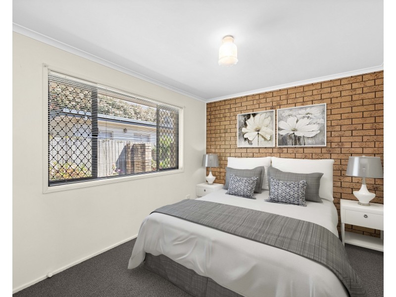 2/16a Lendrum Street, Newtown QLD 4350