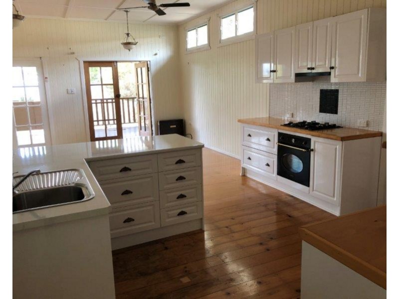 85 Stephen Street, Harristown QLD 4350