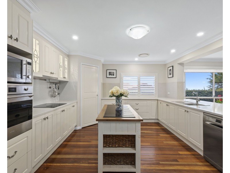 1 Keira Court, Blue Mountain Heights QLD 4350