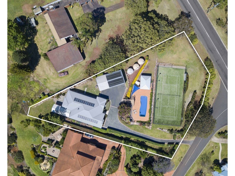 1 Keira Court, Blue Mountain Heights QLD 4350