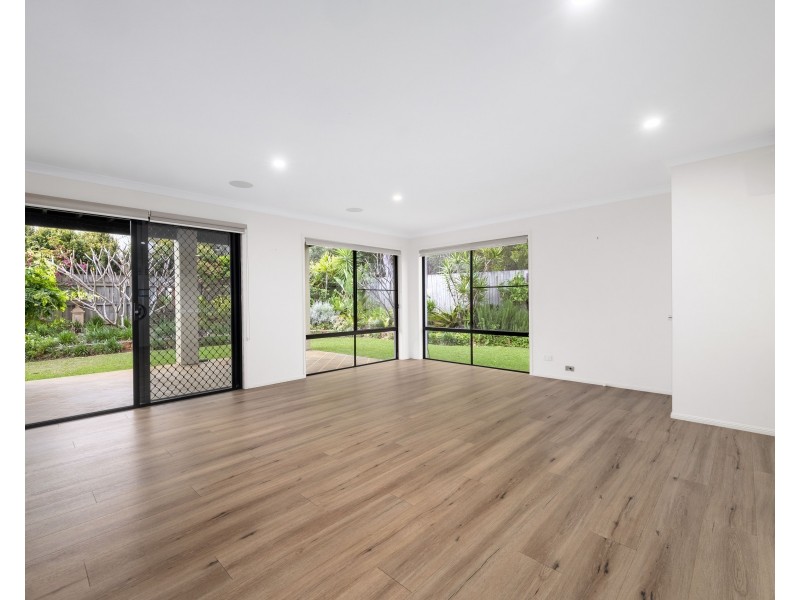 12 Jake Court, Middle Ridge QLD 4350