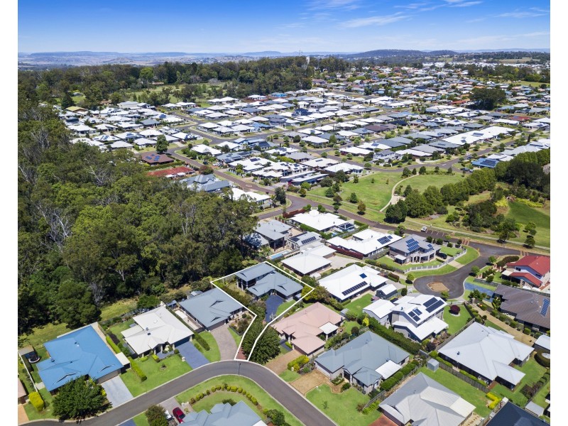 12 Jake Court, Middle Ridge QLD 4350