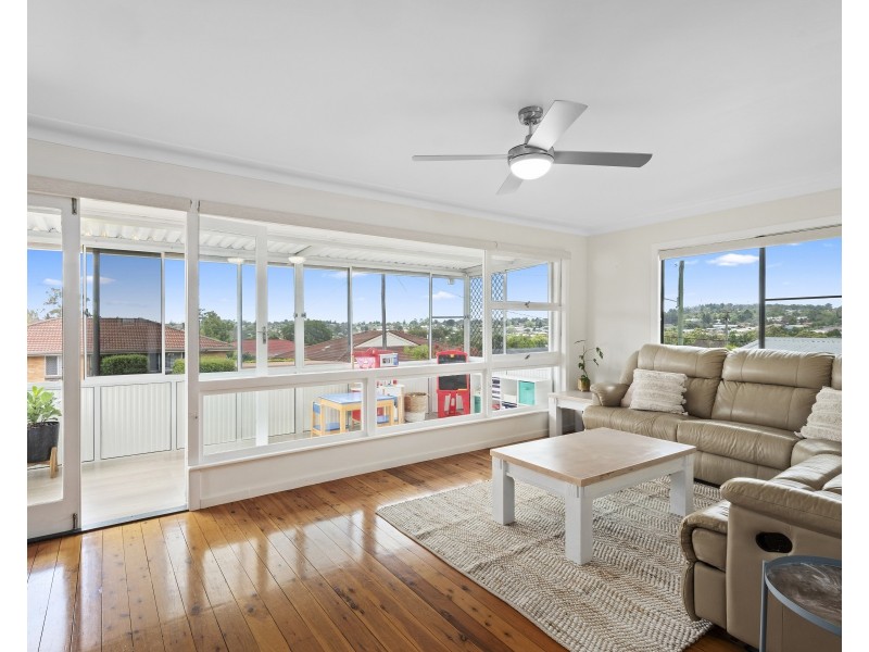 26 Loch Street, Centenary Heights QLD 4350