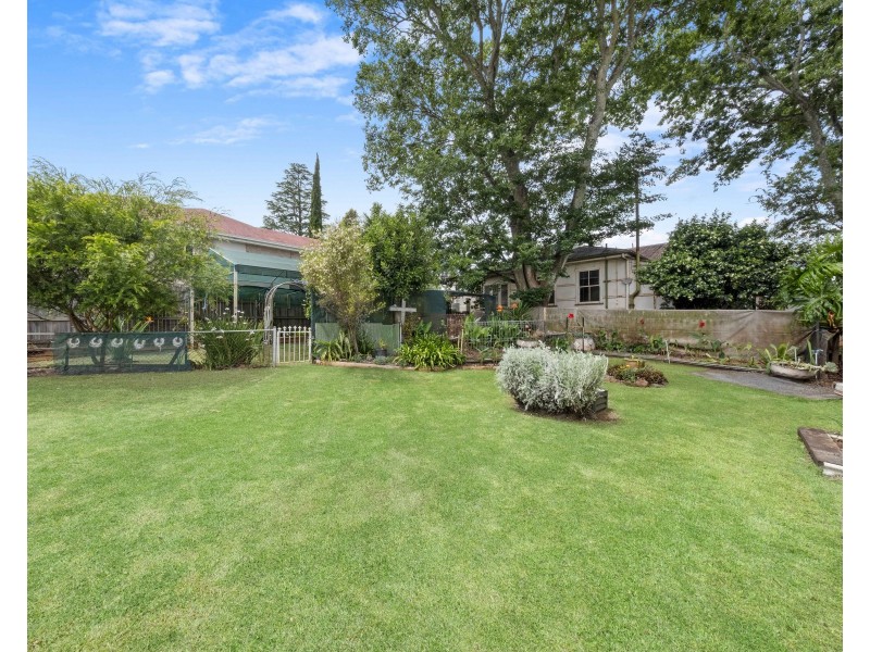 22 Dunmore Street, East Toowoomba QLD 4350