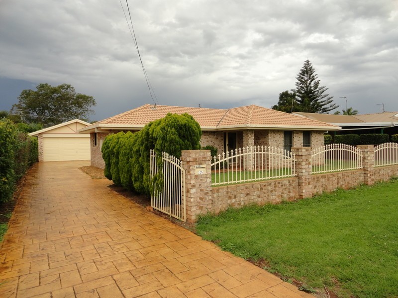 526 Greenwattle Street, Newtown QLD 4350