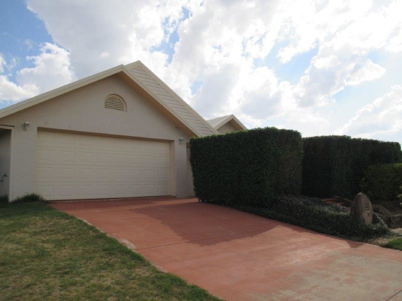 20 Bouganvillea Drive, Middle Ridge QLD 4350