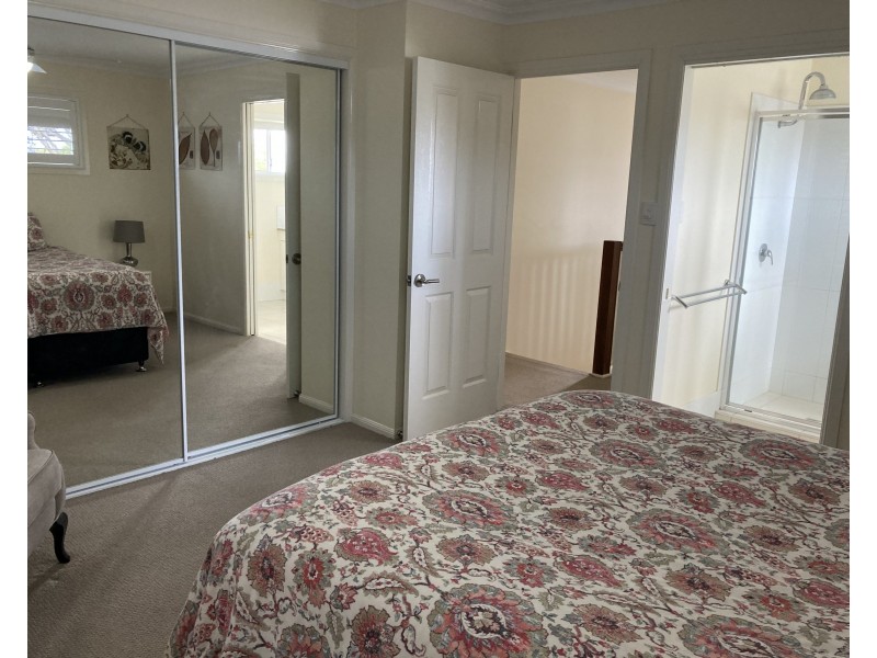 2/89 Phillip Street, South Toowoomba QLD 4350