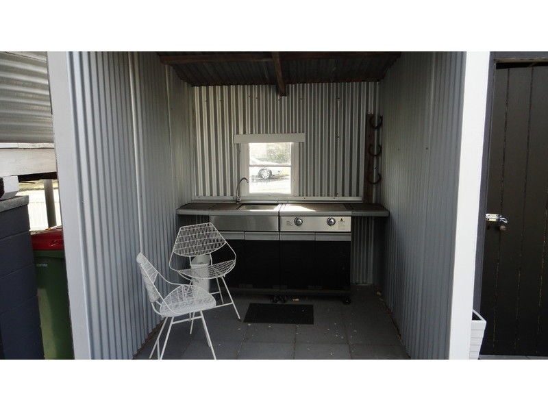 29 Collins Street, Mount Lofty QLD 4350