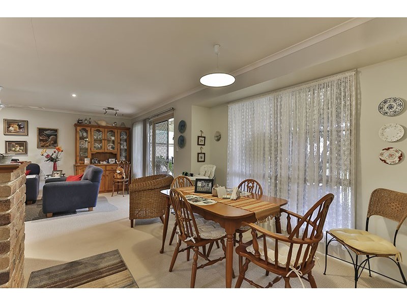 7 Roslyn Street, Centenary Heights QLD 4350