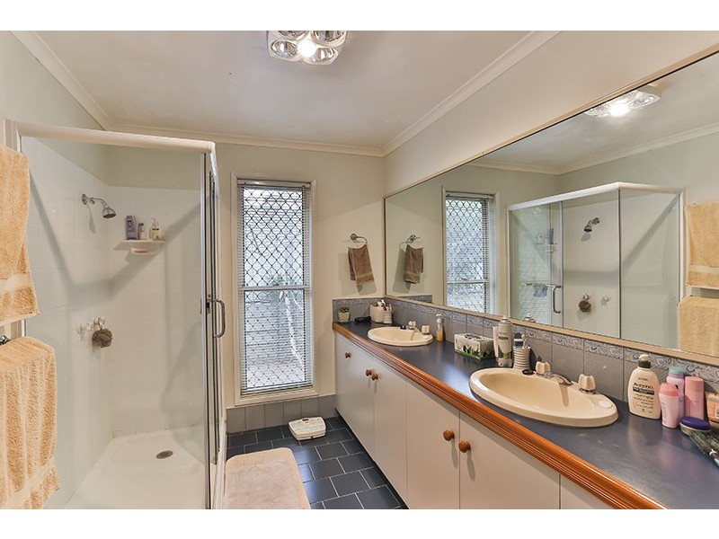 7 Roslyn Street, Centenary Heights QLD 4350