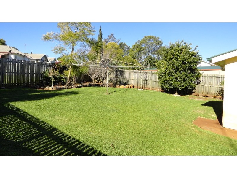 8 Mooney Street, Harlaxton QLD 4350