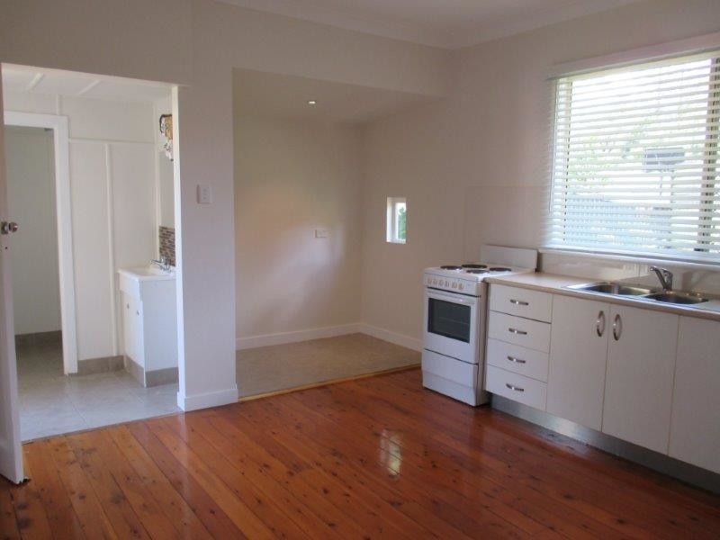 12 Goodwood Street, Newtown QLD 4350