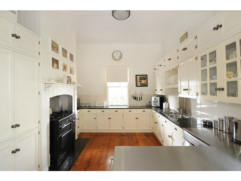 2 Chamberlain Street, North Toowoomba QLD 4350