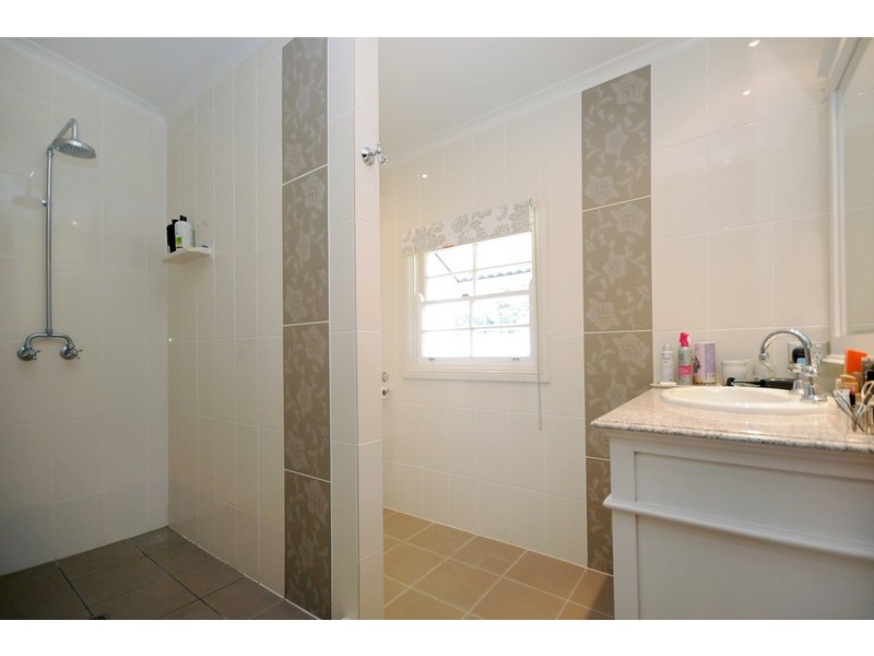 2 Chamberlain Street, North Toowoomba QLD 4350