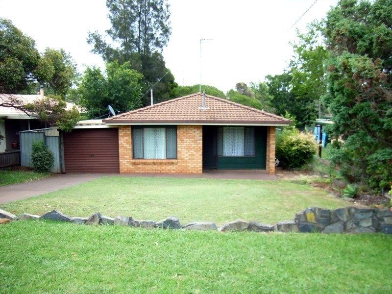 7 Baird Street, Kearneys Spring QLD 4350