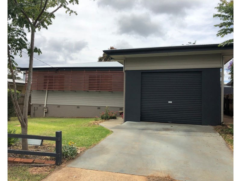90 Holberton Street, Newtown QLD 4350