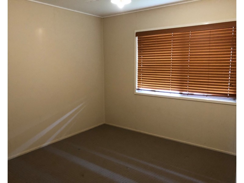 90 Holberton Street, Newtown QLD 4350